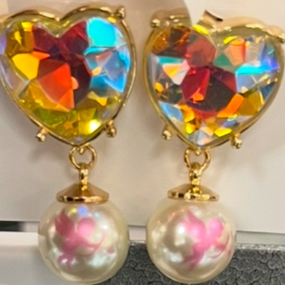 NWT ⚜️💖⚜️ BETSEY JOHNSON HEART EARRINGS with Drop Pearl accent - Picture 10 of 11
